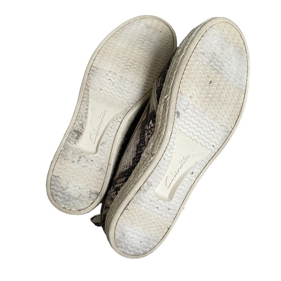 CLARKS Collection Slip On Espadrilles Shoes Snake Print Tan Brown 8.5 - Picture 11 of 12